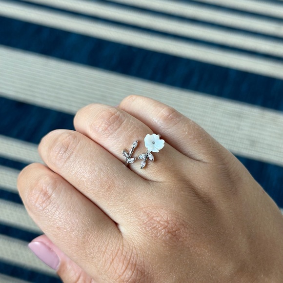 Silver 925 Flower Open Ring - Picture 7 of 9